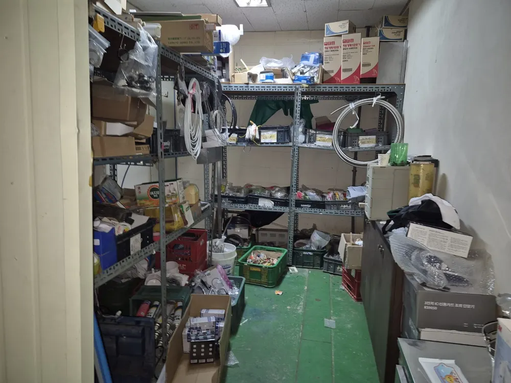 집기 및 설비 철거 작업