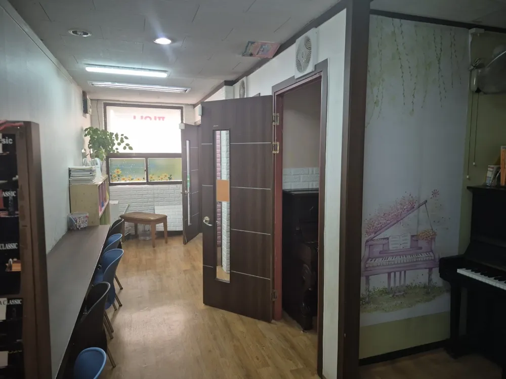 건축물철거상담 사무 공간으로 쓰이던 실내